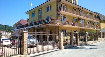 Гостевой дом Сан-Мари    закрылись на ремонт по окончанию сезона Лоо